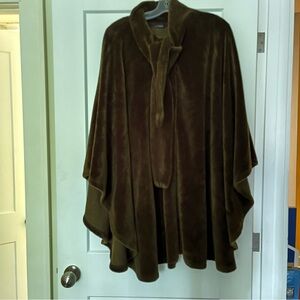 vintage brown fuzzy faux fur cape with scarf detailing